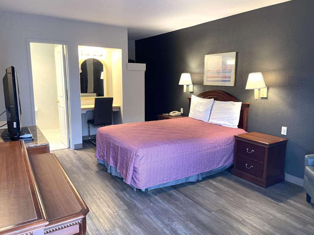 וונאטצ'י Downtown Inn מראה חיצוני תמונה