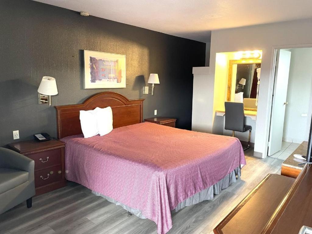 וונאטצ'י Downtown Inn מראה חיצוני תמונה